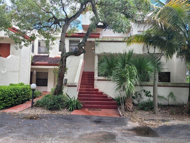 Foto del edificio - 1423 Avon Ln