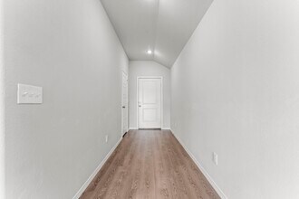 Building Photo - 603 Levine Ct