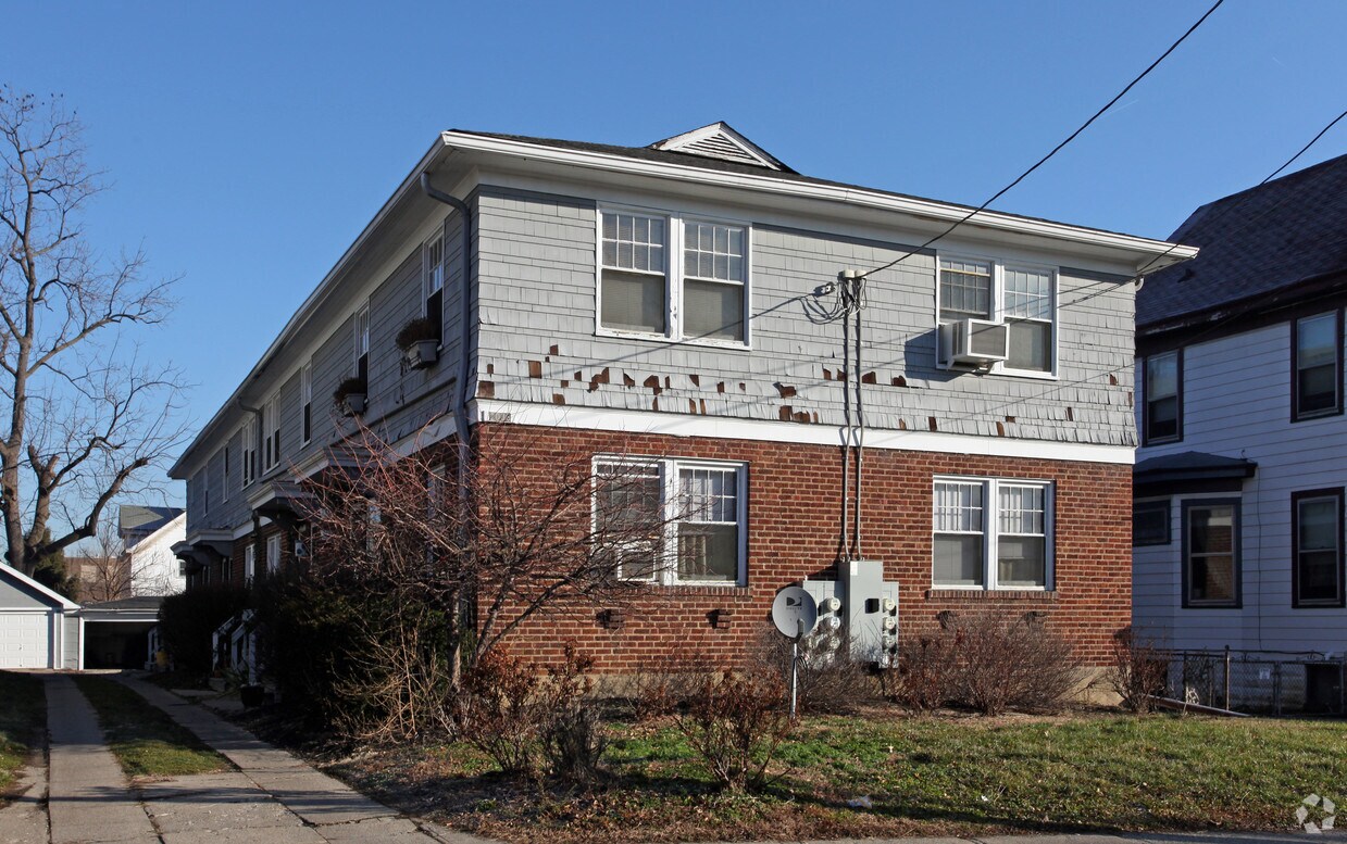 Primary Photo - 2036 Mills Ave