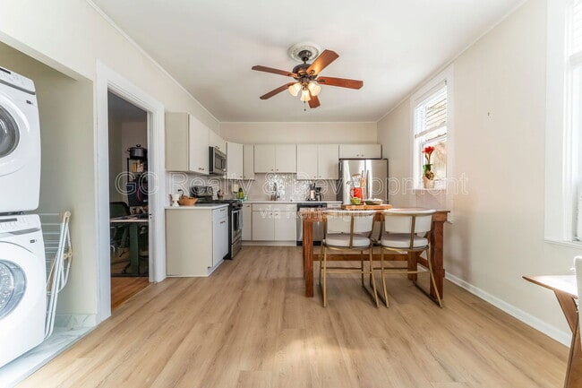 Foto del edificio - 3309 N Leavitt St