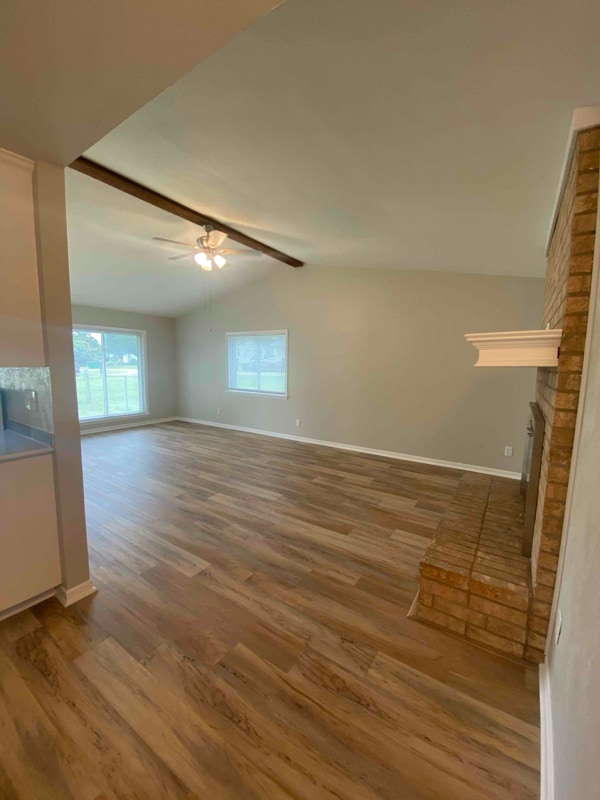 Building Photo - 301 1st St