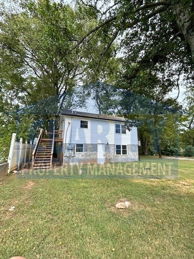 Primary Photo - 860 Berry St NE