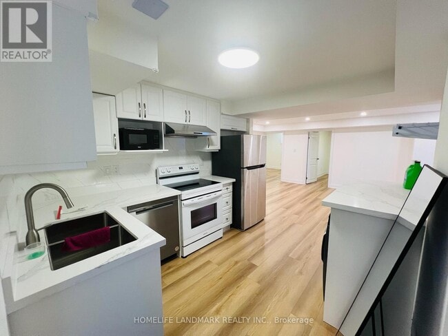 Building Photo - 2807 Guilford Crescent