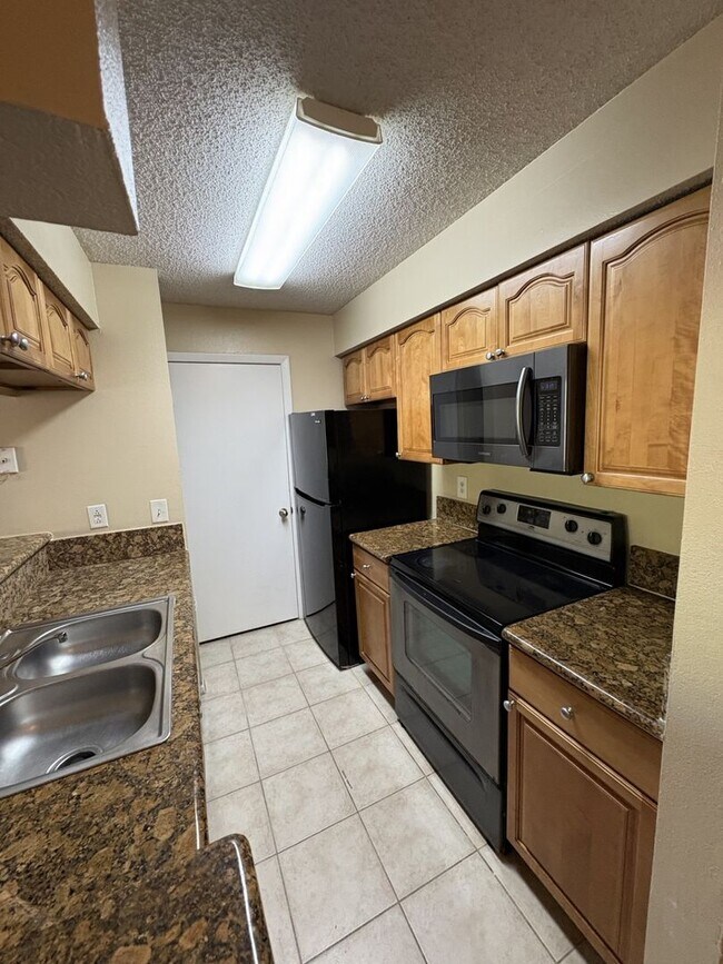 Foto del edificio - Spacious 1 bedroom/1 bathroom condo at Oasis at Pearl Lake