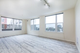 Building Photo - 8100 Oceanview Terrace