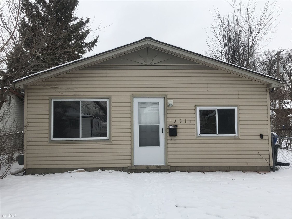 Foto principal - 3 br, 1 bath House - 13311 Julius Ave