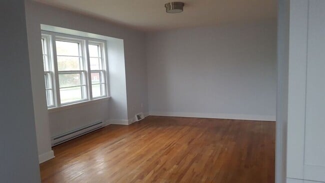 Building Photo - 1453 Main Rd