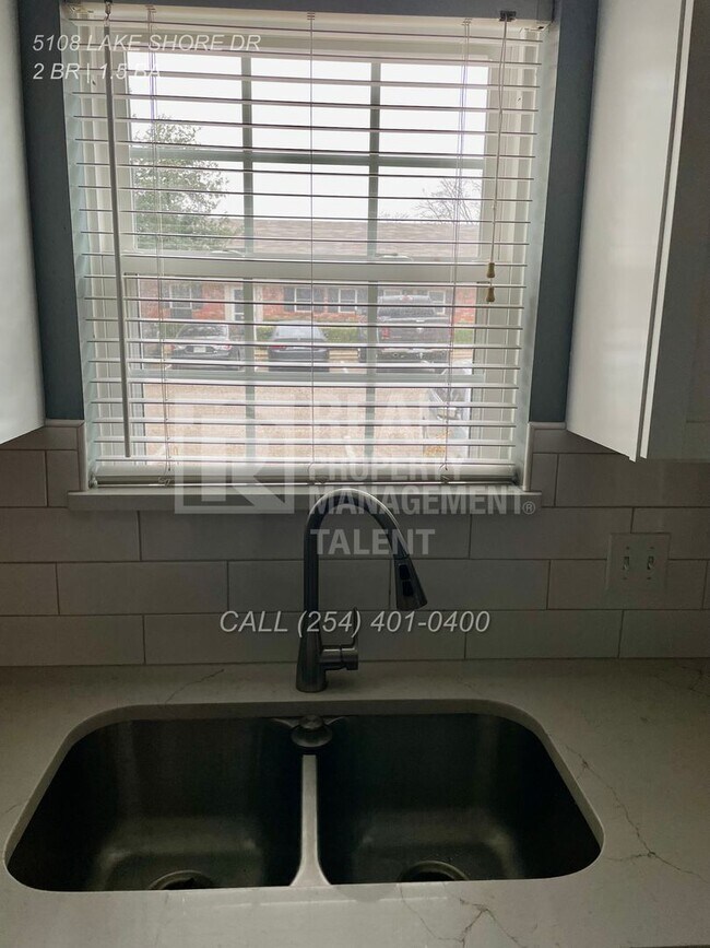 Building Photo - 2 Bedroom, 1.5 Bathroom Townhome for Rent ...