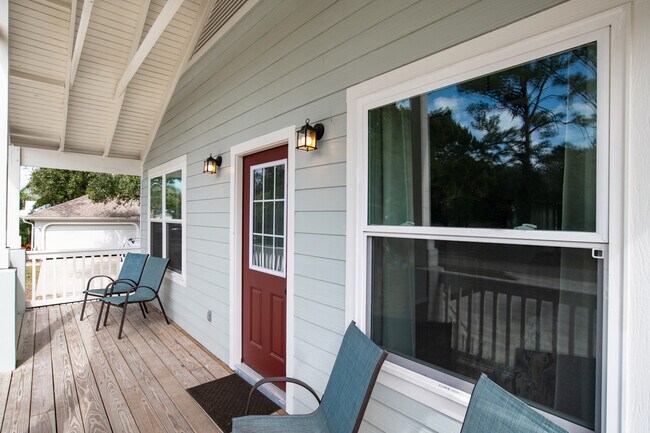 Foto del edificio - 5446 Windantide Rd