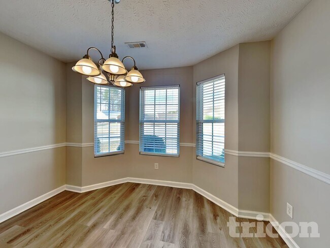 Building Photo - 1404 Deer Creek Ct