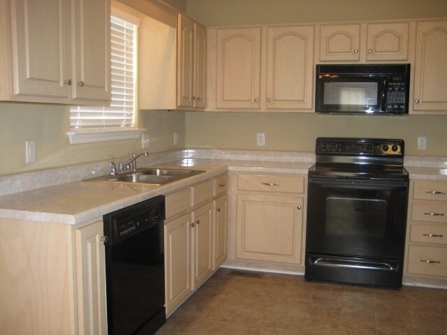 Foto del edificio - 5608 Craftwood Ct
