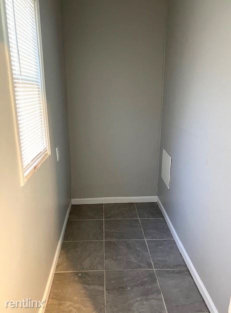 Foto del edificio - 4 br, 1.5 bath House - 945 King St