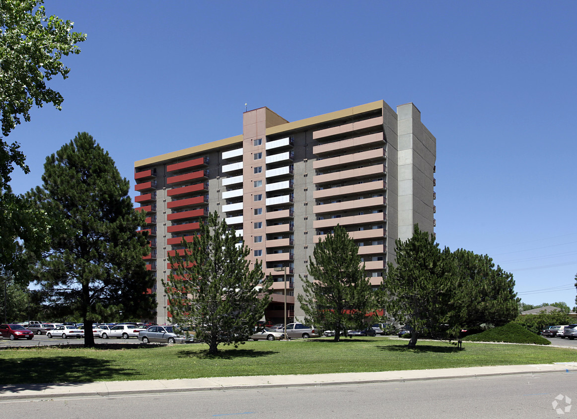 Primary Photo - Azteca Apartments