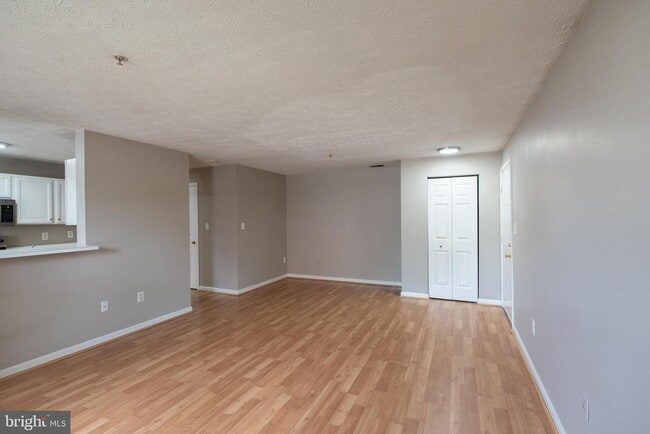 Building Photo - 689 Winding Stream Way