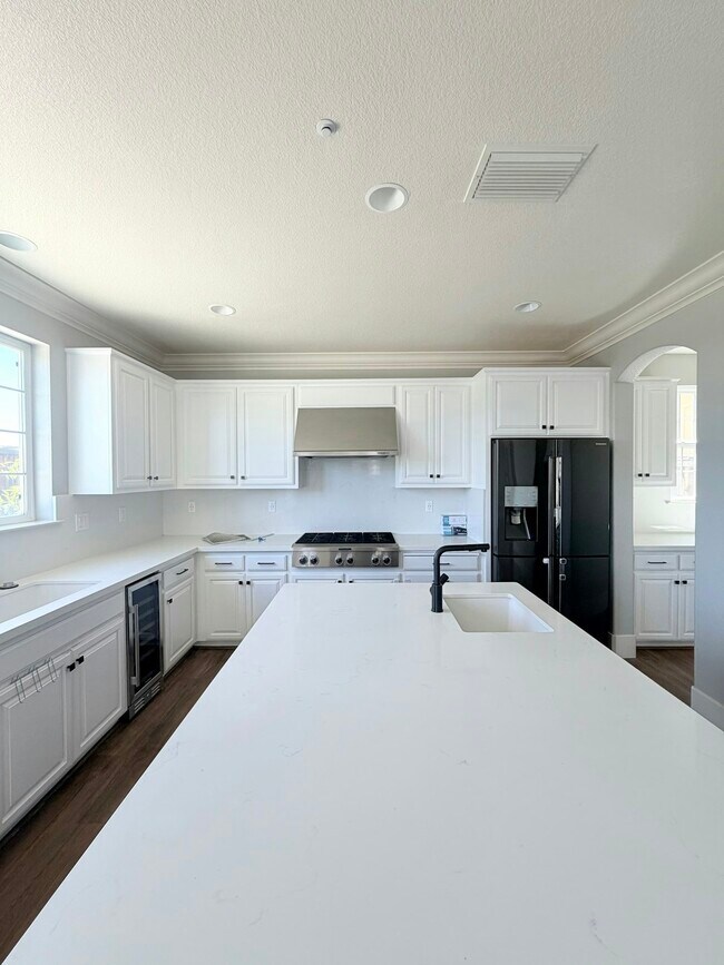 Foto del edificio - 850 Monterey Ct