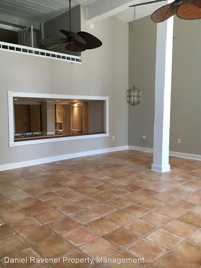 Building Photo - 2 br, 2 bath House - 109 East Bay Street 1-B