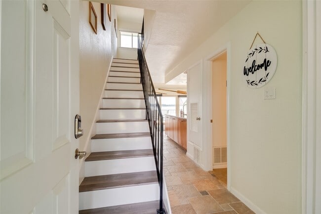 Building Photo - 7041 Kingston Cove Ln