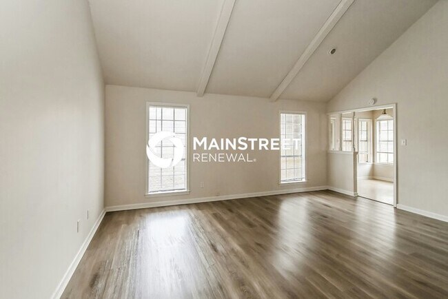 Building Photo - 3 Bedroom Pet-Friendly Home in MEMPHIS, TN with Main Street Renewal