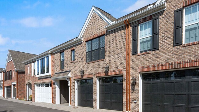 Building Photo - 441 Roebling Ct