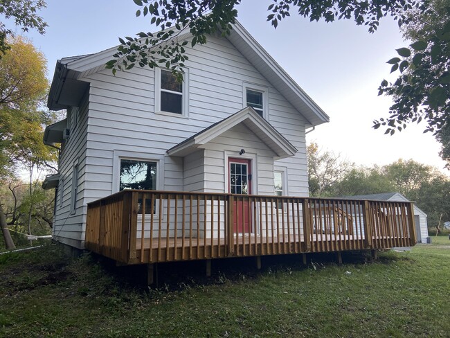 Building Photo - 410 19th Ave N