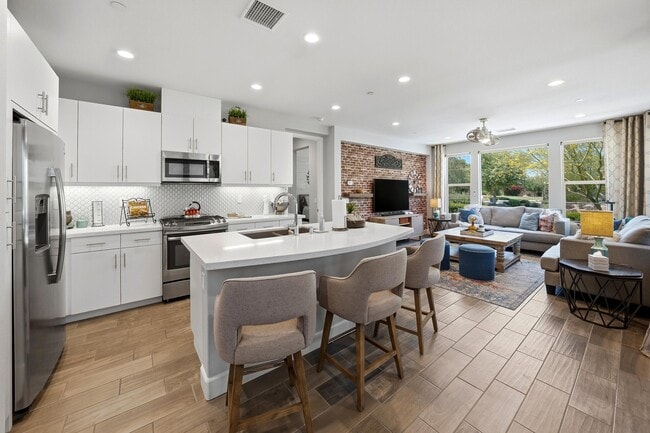 Building Photo - 82668 Rosewood Dr