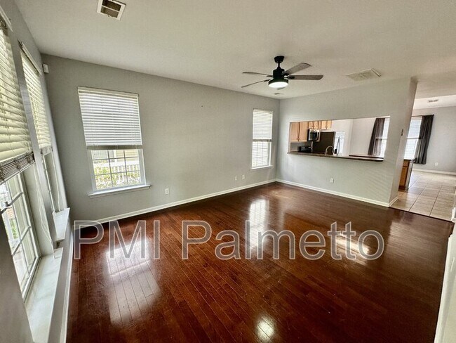 Foto del edificio - 513 Logan Rd