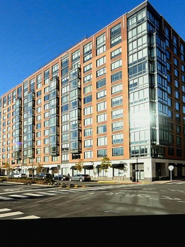 Building Photo - 1100 Maxwell Ln