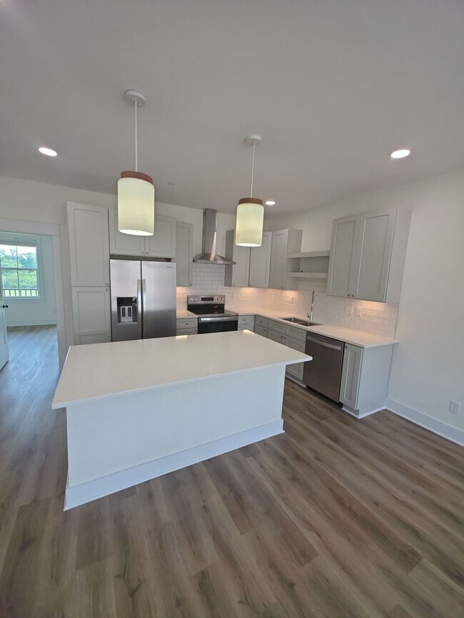 Foto del edificio - 3-Bedroom Highbury Townhome with Pool and Pickleball Court