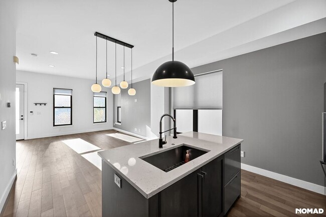 Foto del edificio - 1 month FREE rent RINO/3-Bed, 3.5-Bath townhouse