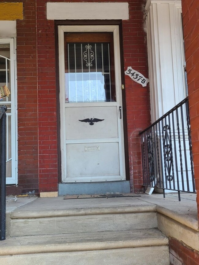 Building Photo - 5437 Walnut St