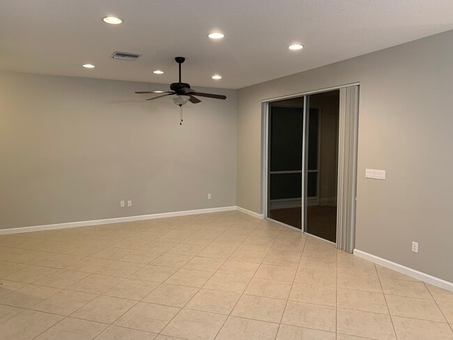 Building Photo - 6078 SE Split Oak Trail