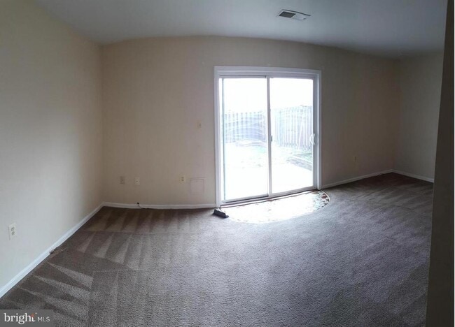 Foto del edificio - 8091 Community Dr
