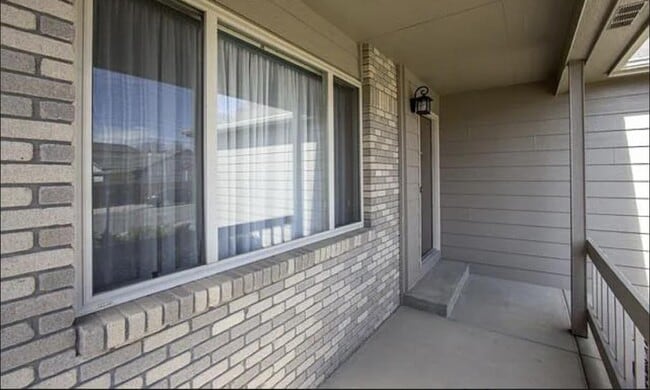 Building Photo - 1715 Oxford Dr.