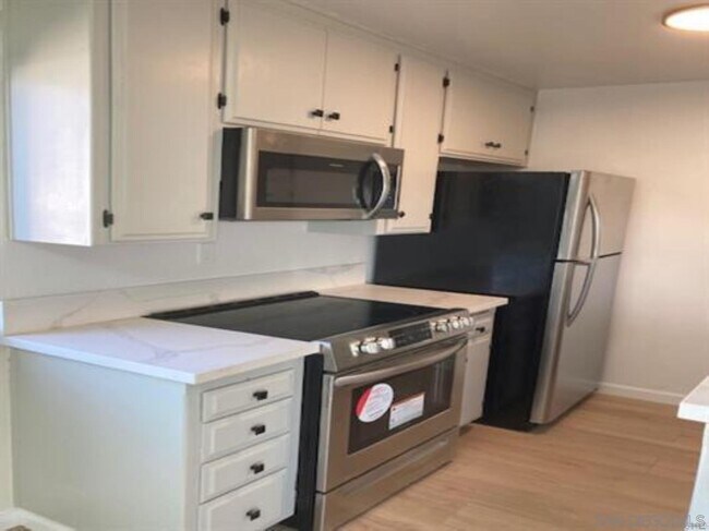 Foto del edificio - 811 W Nutmeg St