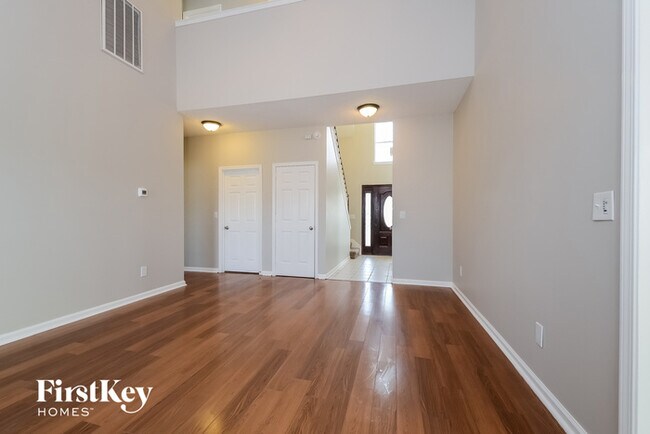 Building Photo - 1633 Windsor Ln