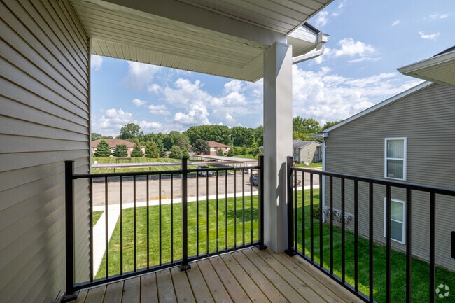 2BR, 2BA - 836SF - Balcony - Northridge Meadow Apartments