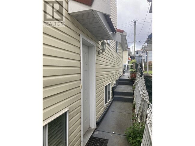 Building Photo - 7233 Berkeley St