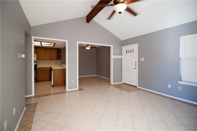 Foto del edificio - 16015 Stoneham Cir