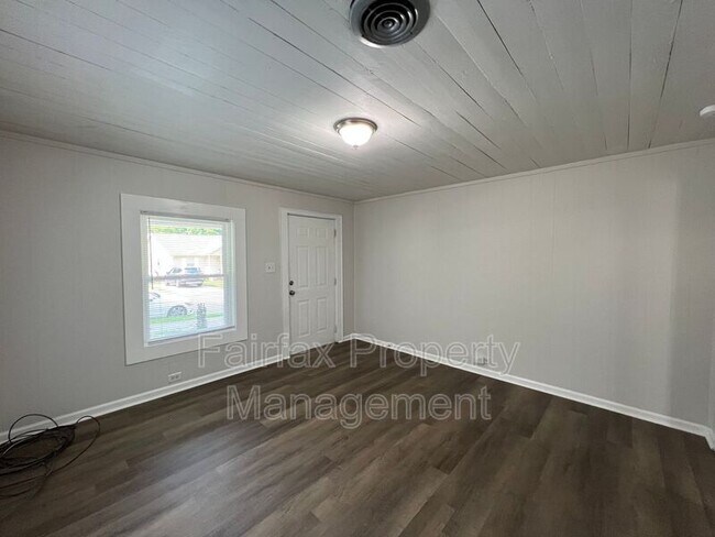 Building Photo - 2609 Ashe St