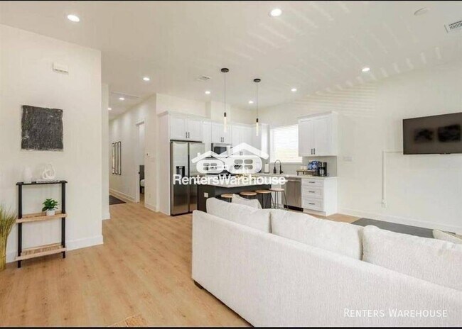 Foto del edificio - LEASE YOUR DREAM HOME