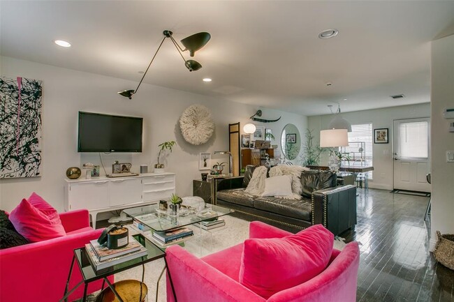 Building Photo - 3501 Normandy Ave