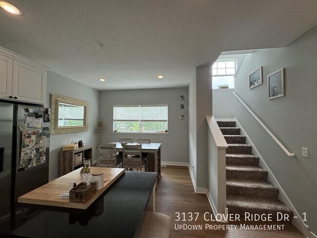 Building Photo - 3137 Clover Ridge Dr