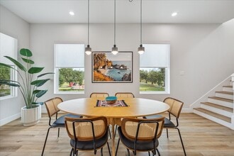 Building Photo - 903 Quitman St