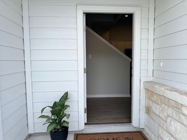 Foto del edificio - 197-201 Nespral Dr