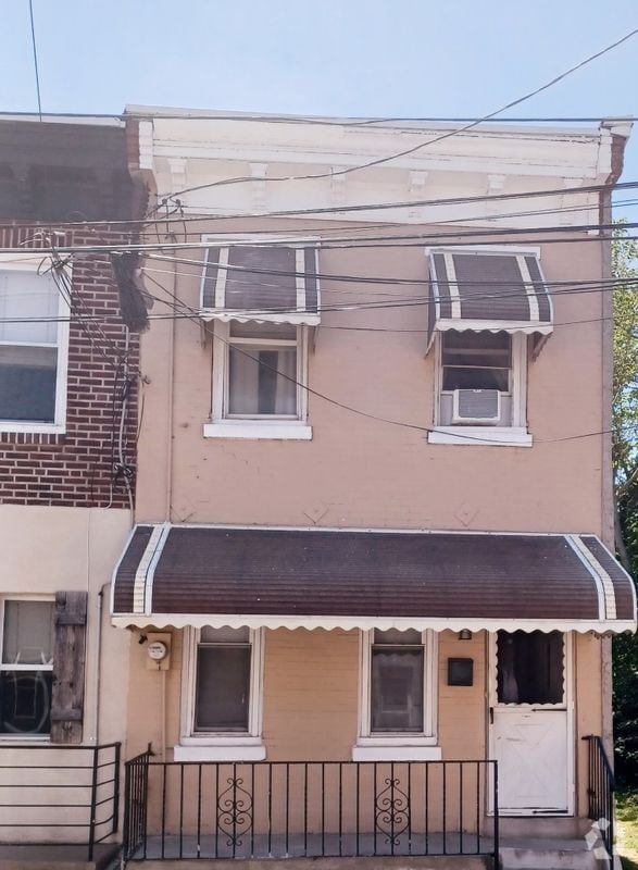Building Photo - 2420 W Seybert St