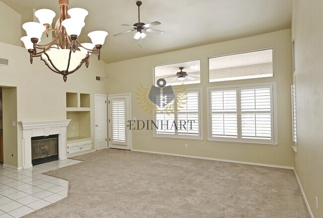 Building Photo - 3750 W Vincent Ln