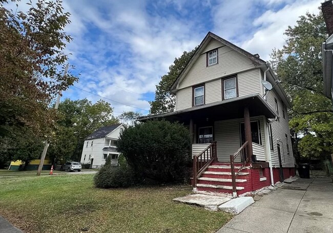 Building Photo - "Discover Your Dream Home: A Spacious 4-Be...