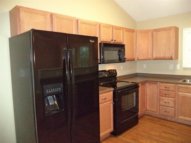 Building Photo - 1231 Mishas Way