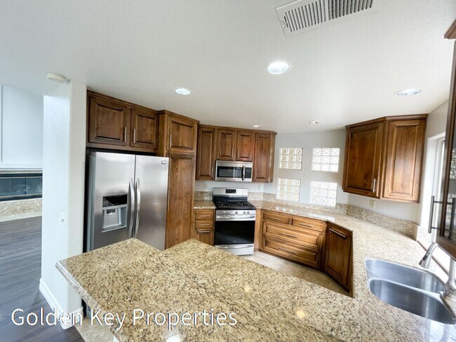 Building Photo - Beautiful home in the desirable Rancho Del Oro community!