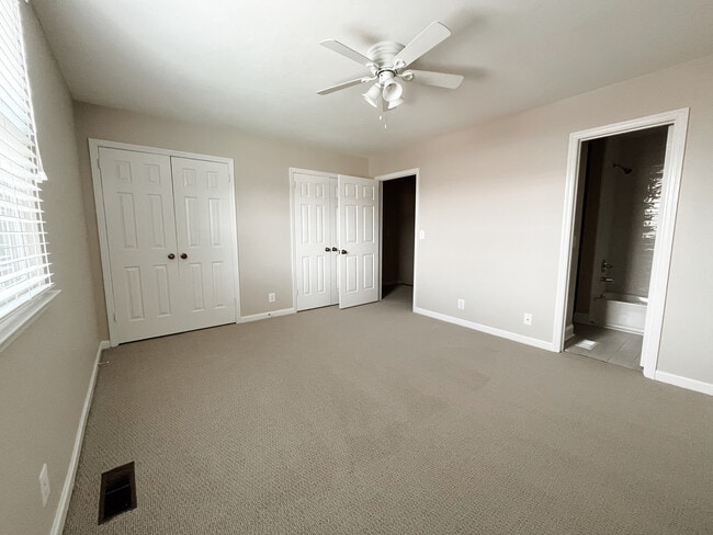 Upstairs master bedroom - 5750 Brentwood Trace